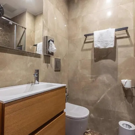 Apartment Lb Vacation I Penthouse 1br - Center - Marche Forville - 5 Min Palais, Croisette & Plages Cannes